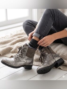SOCCX silver leather winter ankle boots size 38 Fur trim lining Women’s comfort